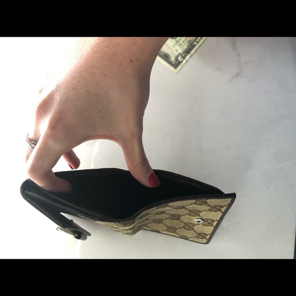 Mini Gucci Wallet - Picture 5 of 7